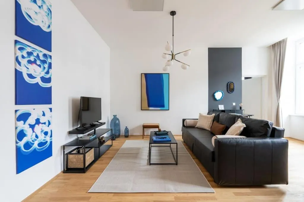 Image of HM • Glam 1BR Suite, Easy City Path