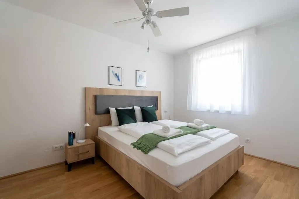 Image 3 of HM • Trendy 1BR, Direct City Access